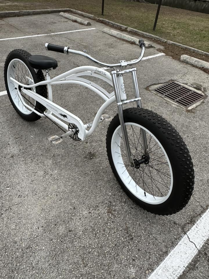 Side view of Micargi Seattle 26" Beach Chopper Cruiser Bike in white